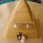 pyramid wedding cake